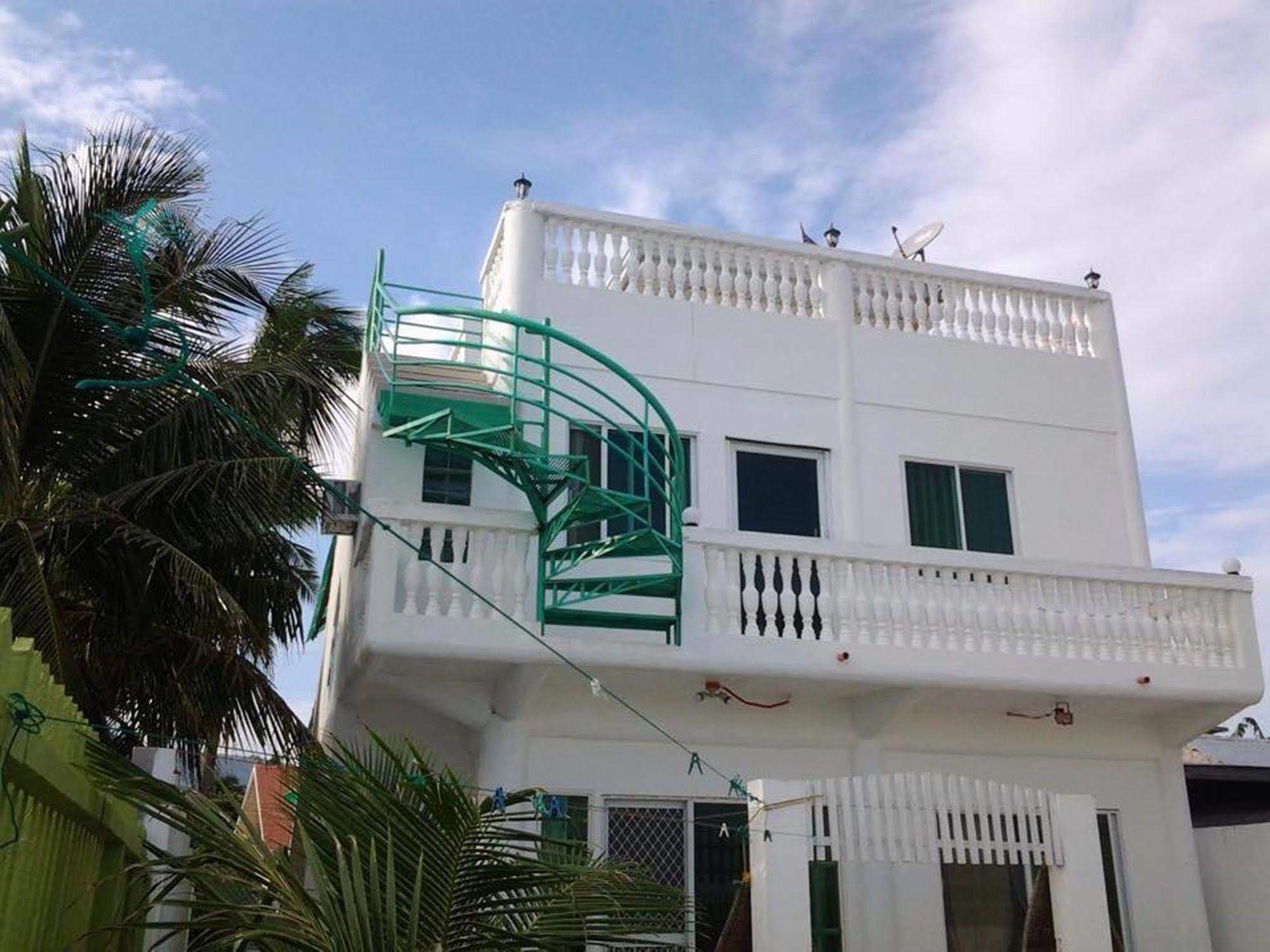 Cronin Residence Resort Ослоб Екстериор снимка